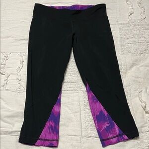 Under Armour Black and Purple Athletic Leggings Size Small